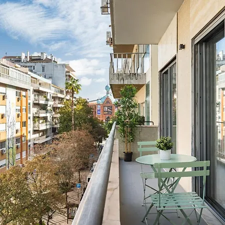 Succeed Campo Pequeno Apartment